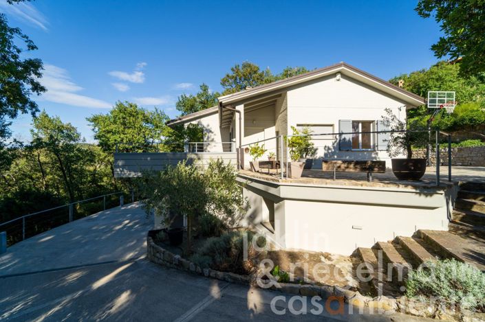 Image No.15-Maison de campagne de 3 chambres à vendre à Magione