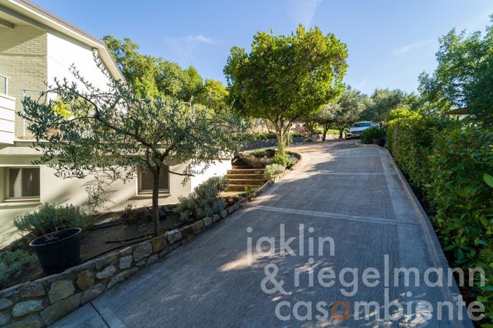 Image No.22-Maison de campagne de 3 chambres à vendre à Magione