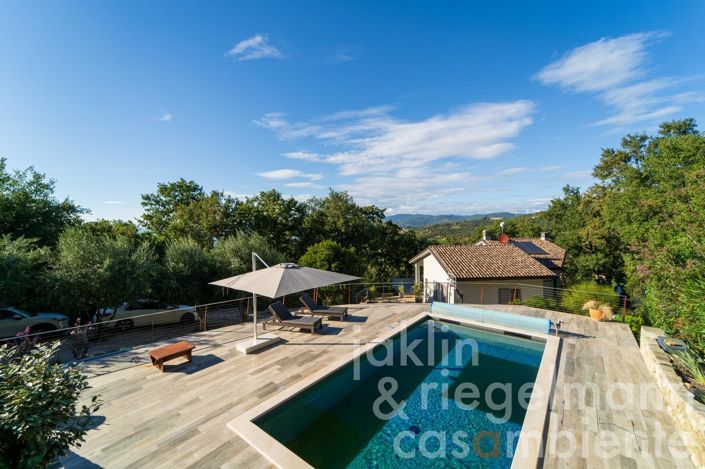 Image No.28-Maison de campagne de 3 chambres à vendre à Magione