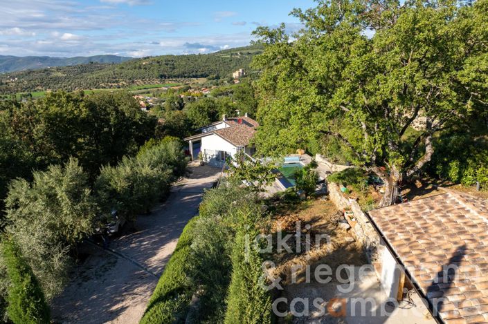 Image No.5-Maison de campagne de 3 chambres à vendre à Magione