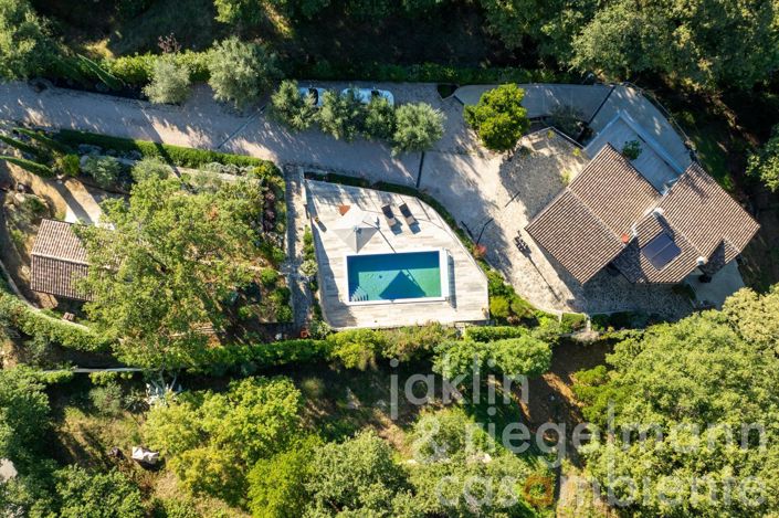 Image No.6-Maison de campagne de 3 chambres à vendre à Magione