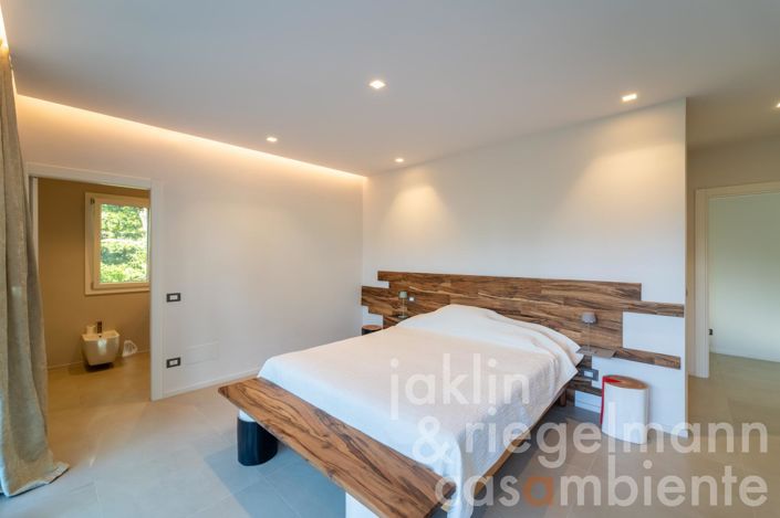 Image No.55-Maison de campagne de 3 chambres à vendre à Magione