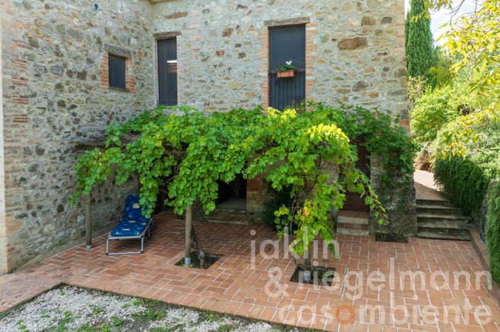 Image No.10-3 Bed Country House for sale