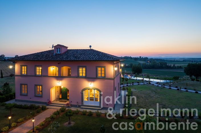 Image No.11-10 Bed Country House for sale