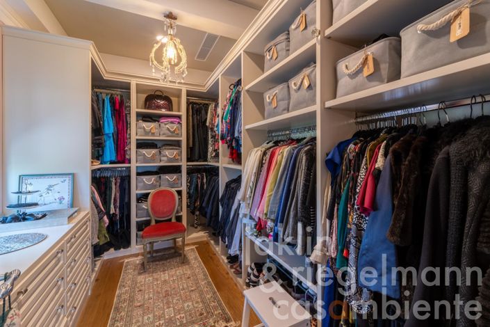 Image No.101-10 Bed Country House for sale