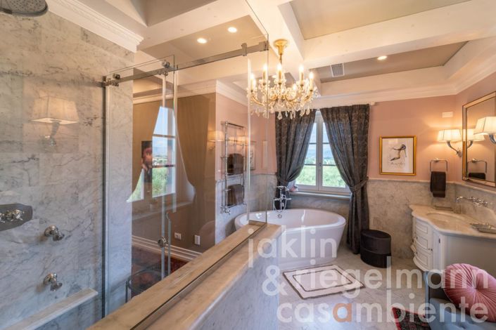 Image No.102-10 Bed Country House for sale