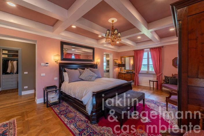 Image No.104-10 Bed Country House for sale