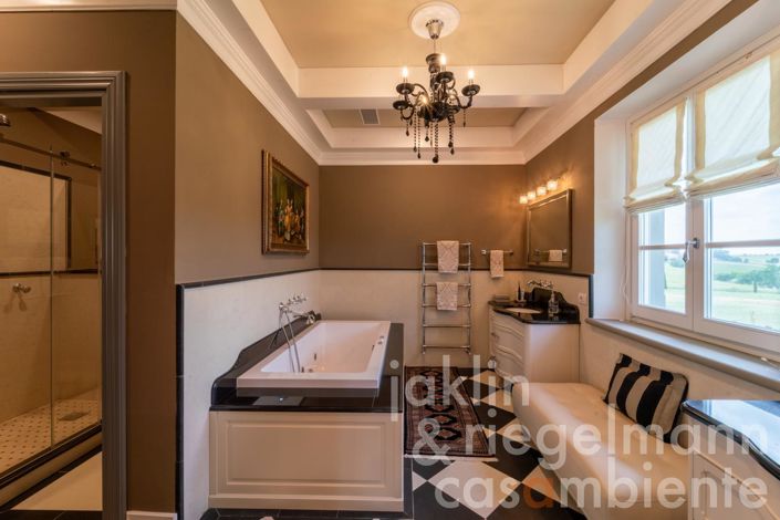 Image No.106-10 Bed Country House for sale