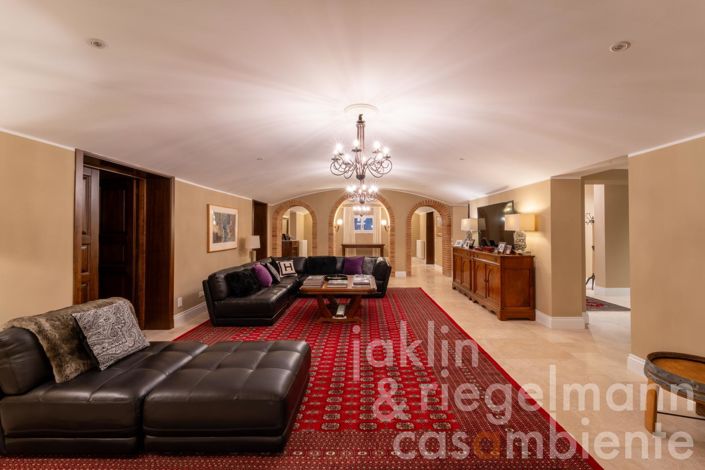 Image No.110-10 Bed Country House for sale