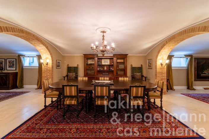 Image No.111-10 Bed Country House for sale