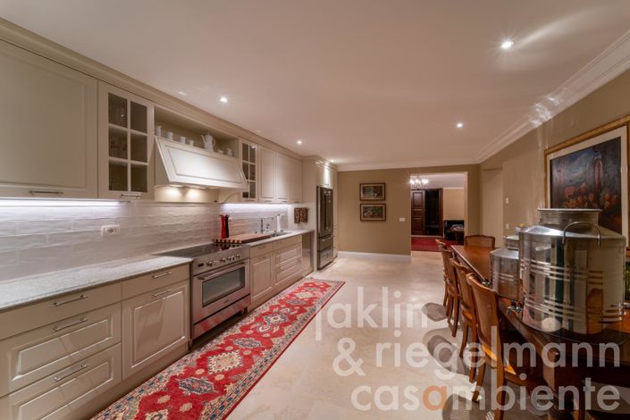 Image No.114-10 Bed Country House for sale