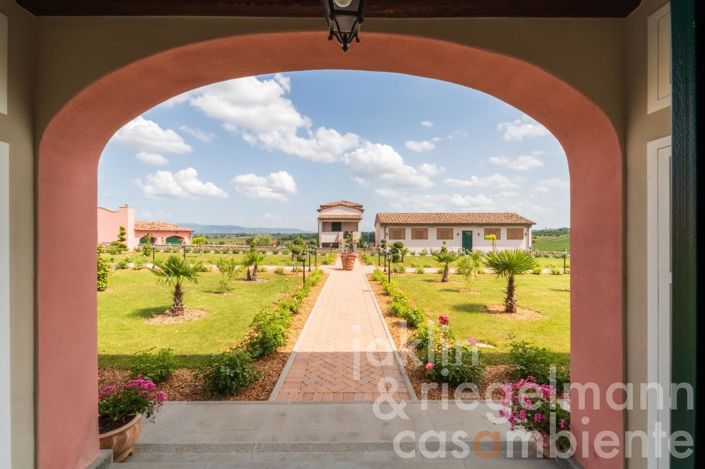 Image No.117-10 Bed Country House for sale