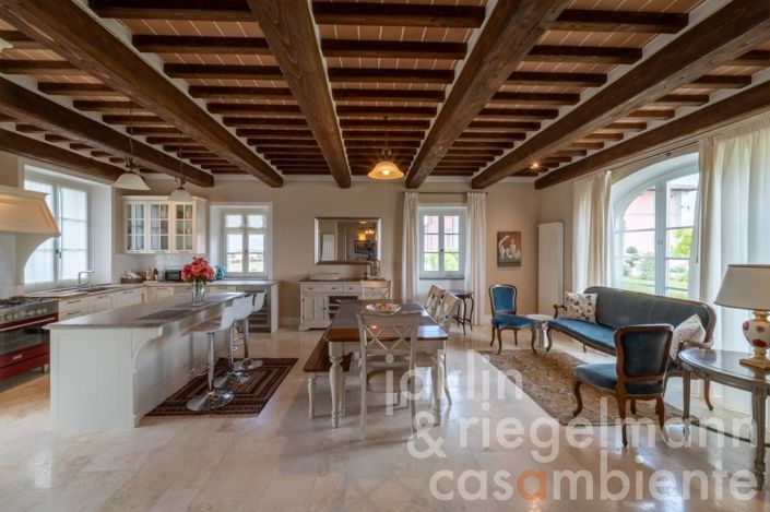 Image No.119-10 Bed Country House for sale