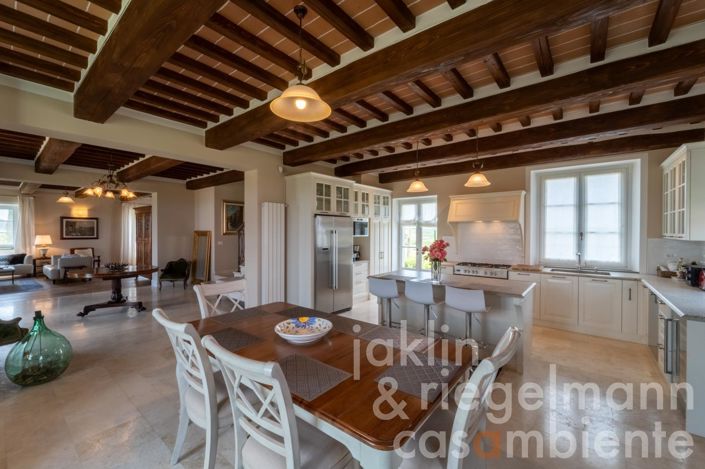 Image No.120-10 Bed Country House for sale