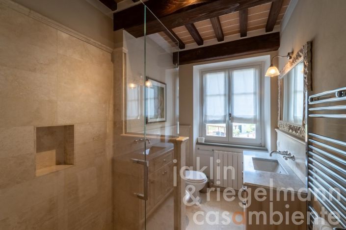 Image No.130-10 Bed Country House for sale