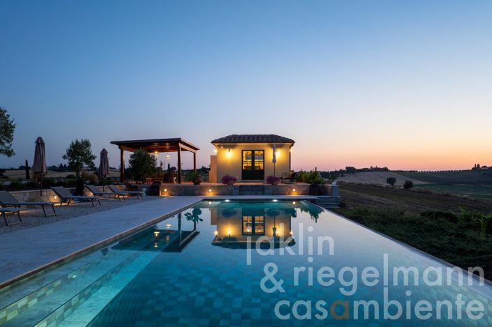 Image No.14-10 Bed Country House for sale