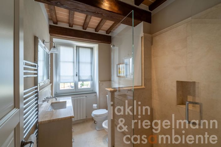 Image No.133-10 Bed Country House for sale