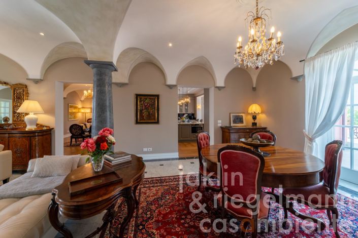 Image No.68-10 Bed Country House for sale