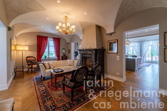 Image No.73-10 Bed Country House for sale