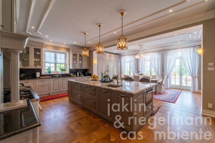 Image No.74-10 Bed Country House for sale