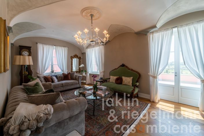 Image No.81-10 Bed Country House for sale