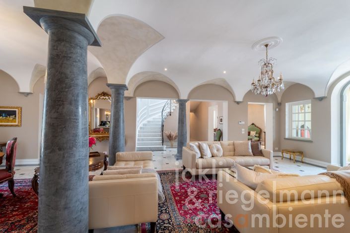 Image No.85-10 Bed Country House for sale