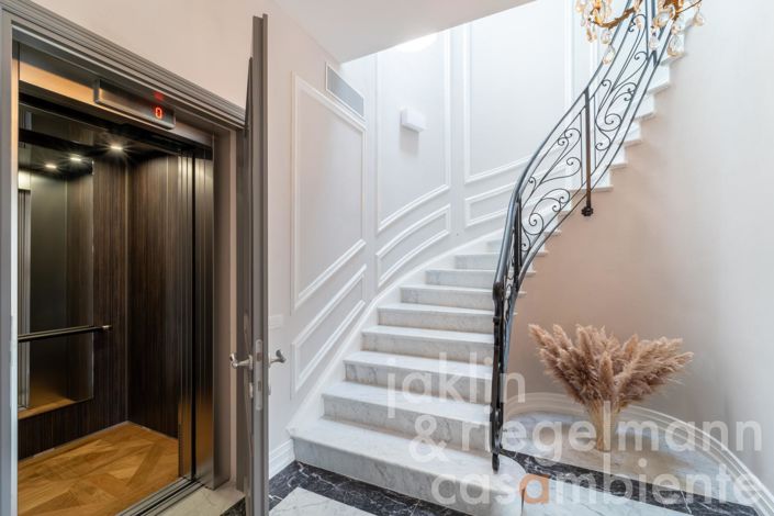 Image No.87-10 Bed Country House for sale