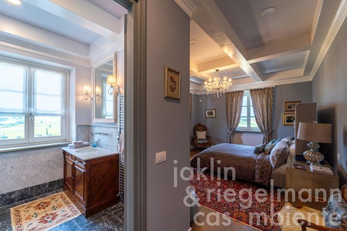 Image No.91-10 Bed Country House for sale