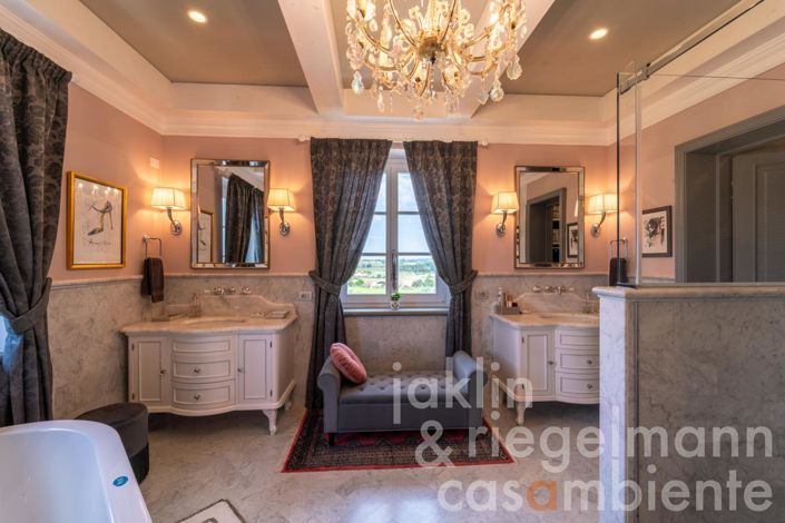 Image No.99-10 Bed Country House for sale