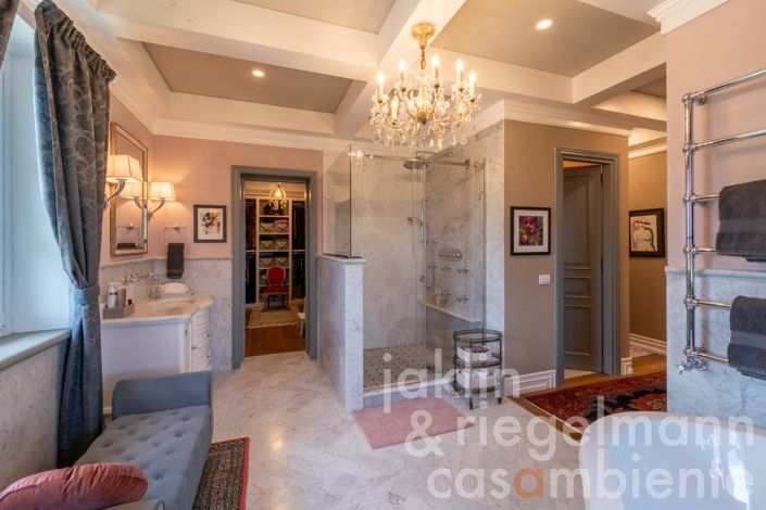 Image No.100-10 Bed Country House for sale