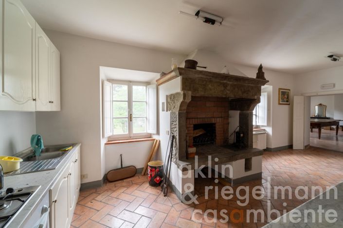 Image No.101-10 Bed Villa for sale