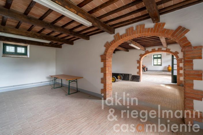 Image No.110-10 Bed Villa for sale