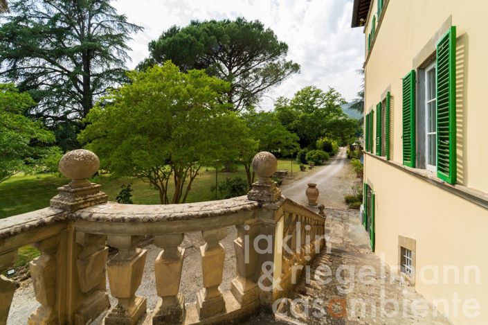 Image No.13-10 Bed Villa for sale