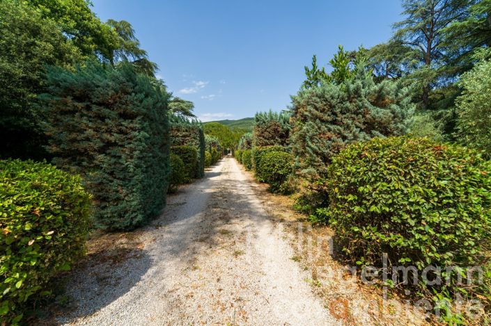 Image No.23-10 Bed Villa for sale