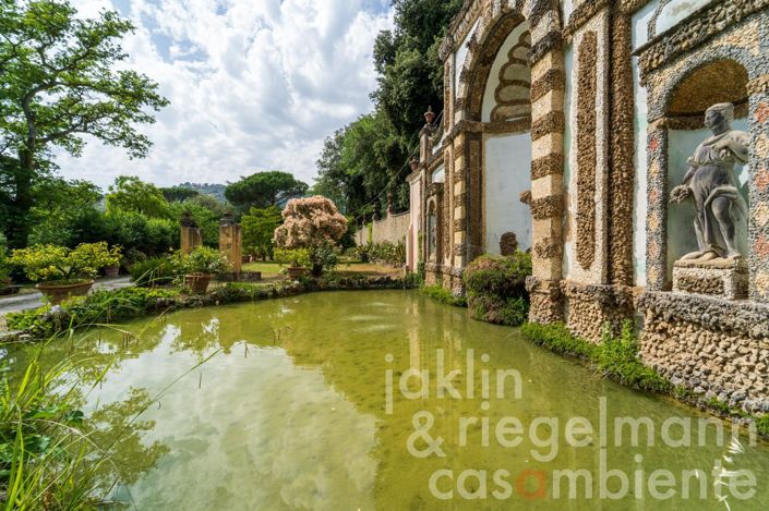 Image No.38-10 Bed Villa for sale