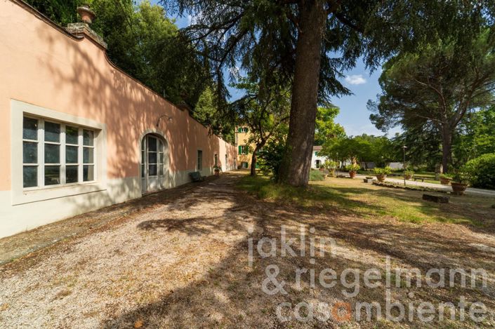 Image No.40-10 Bed Villa for sale