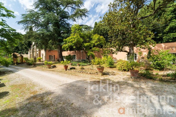 Image No.42-10 Bed Villa for sale