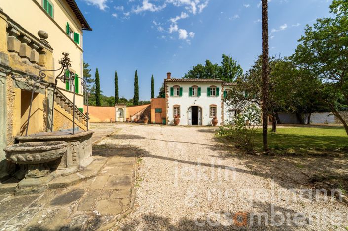 Image No.45-10 Bed Villa for sale