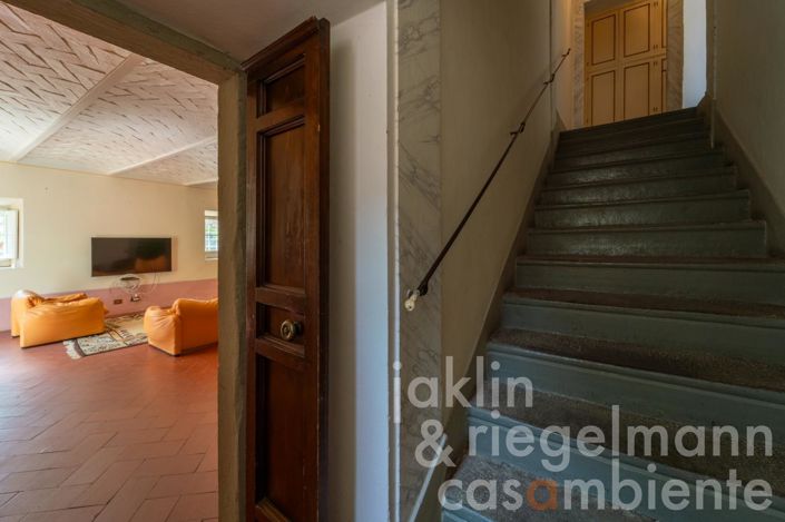 Image No.51-10 Bed Villa for sale