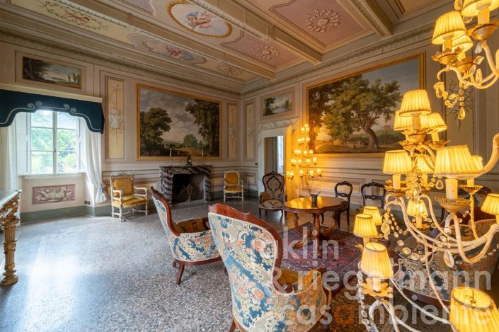 Image No.65-10 Bed Villa for sale