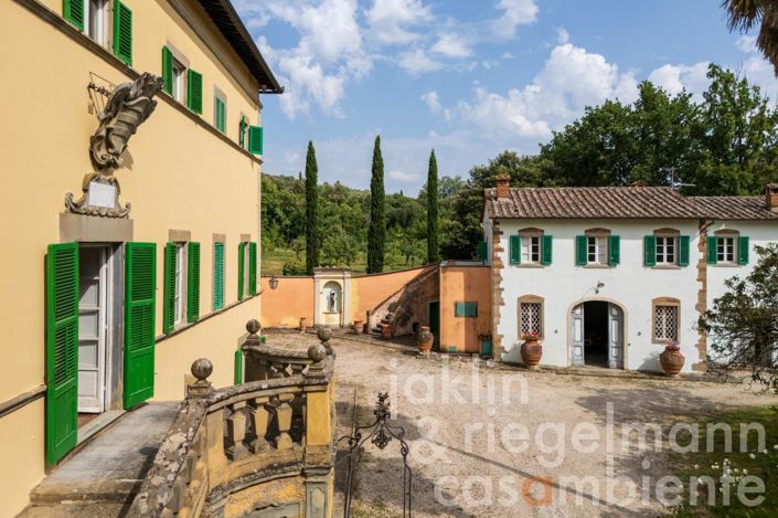 Image No.7-10 Bed Villa for sale