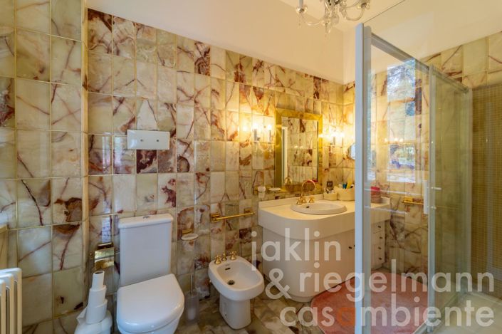 Image No.71-10 Bed Villa for sale