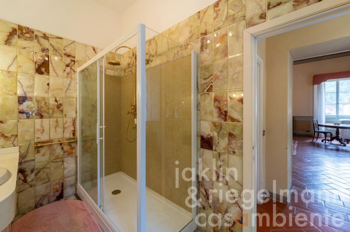 Image No.72-10 Bed Villa for sale