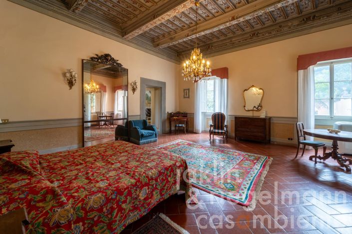 Image No.73-10 Bed Villa for sale