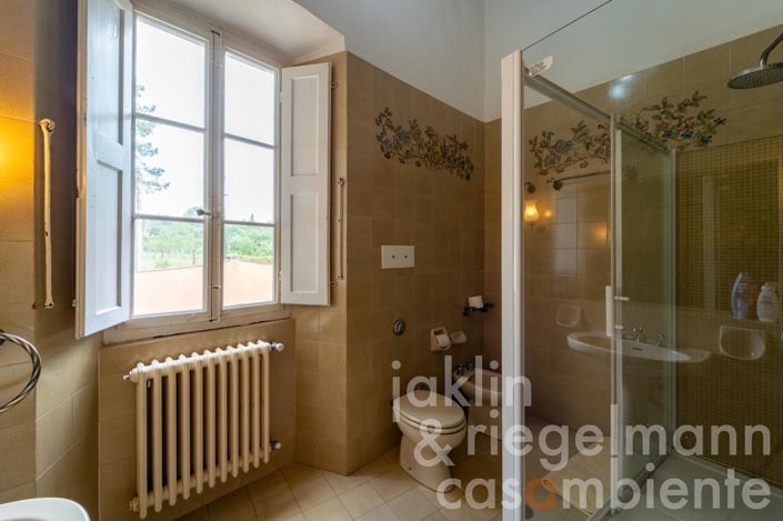 Image No.76-10 Bed Villa for sale