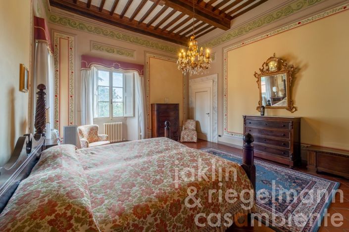 Image No.78-10 Bed Villa for sale