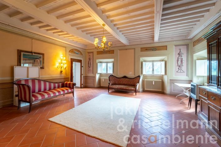 Image No.84-10 Bed Villa for sale