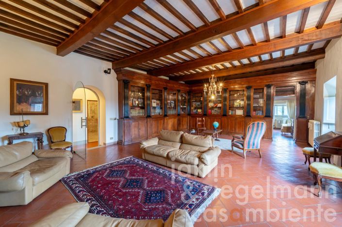 Image No.86-10 Bed Villa for sale