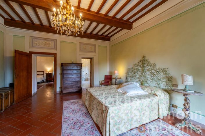 Image No.91-10 Bed Villa for sale