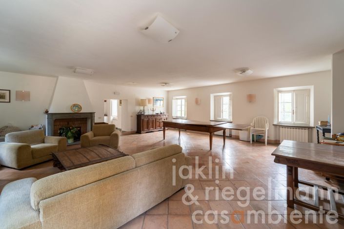 Image No.99-10 Bed Villa for sale